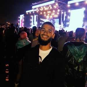 Meet your Posher, Akil